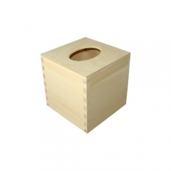 Drewniane pudełko na serwetki kwadratowe
